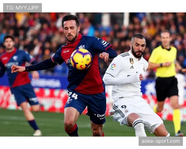 新书发布：《2025-26赛季战术年鉴》盘点五大联赛超过200种不同的阵型变化。